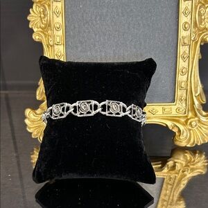 Vintage Sarah Coventry Silver Floral- "Antiqued Rose" link bracelet from 1971